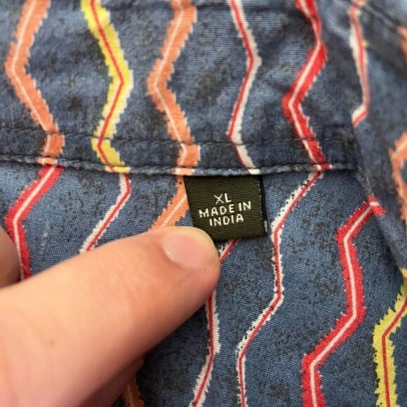 Orvis Navy-Yellow-Red Graphic Patterned Short Sleeve Button Down Shirt Size XL - Picture 7 of 7